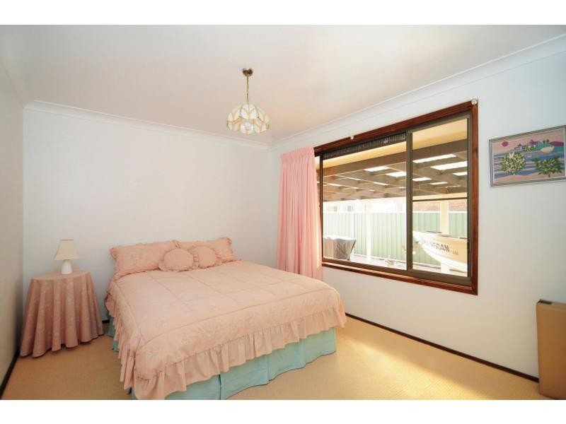 8 Loralyn Avenue, St Georges Basin NSW 2540