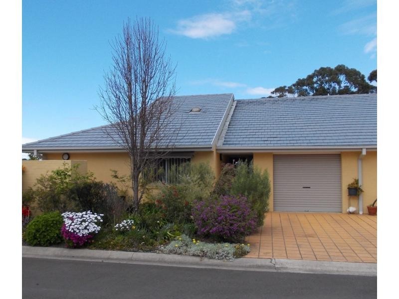 4 Walterhood Parade, Worrowing Heights NSW 2540