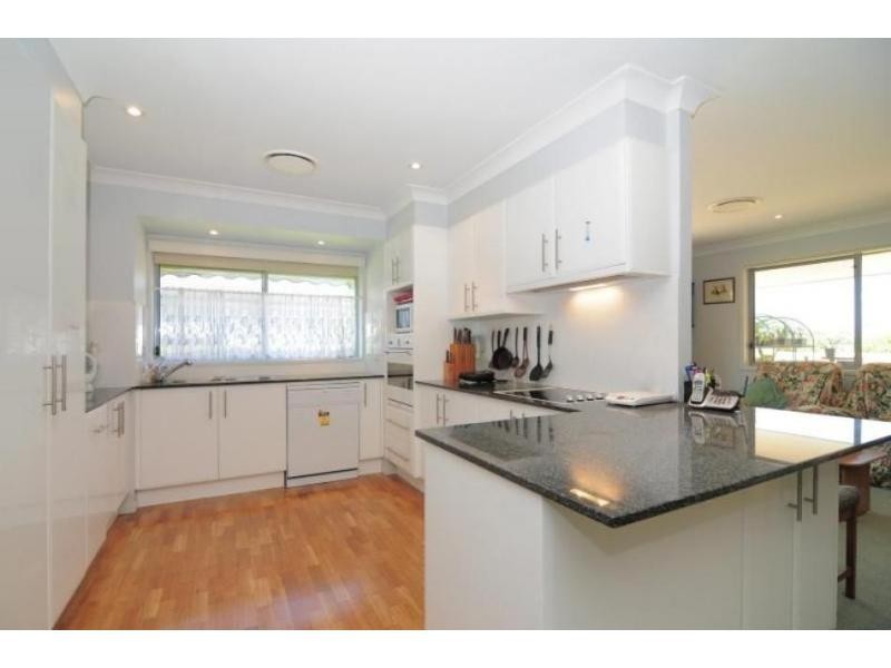 4 Walterhood Parade, Worrowing Heights NSW 2540