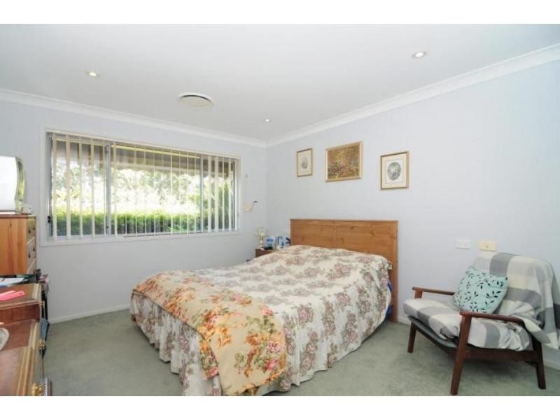 4 Walterhood Parade, Worrowing Heights NSW 2540