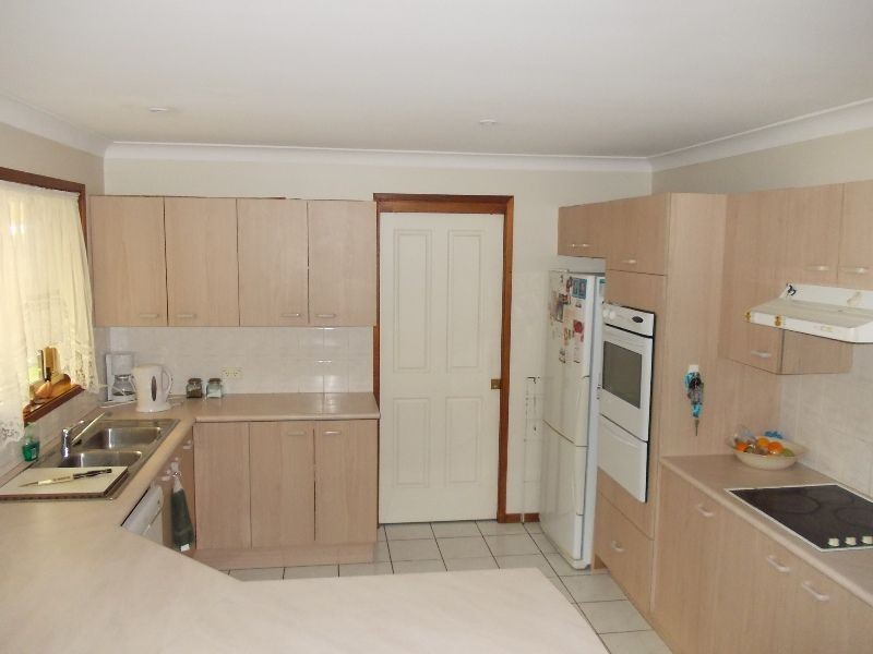 6 Bourke Close, Vincentia NSW 2540