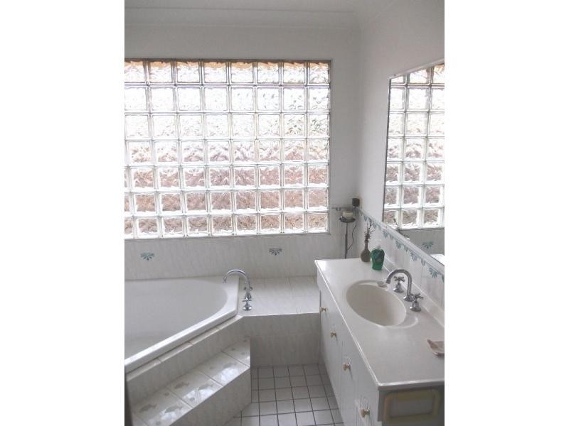 6 Bourke Close, Vincentia NSW 2540