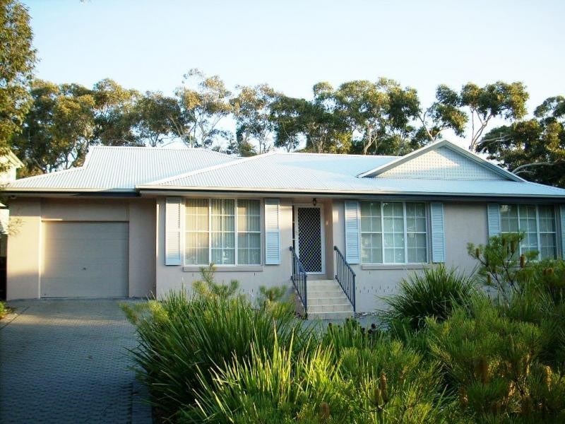 11 Caffrey Circuit, Callala Beach NSW 2540