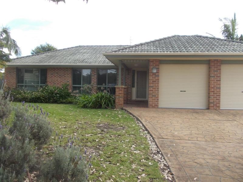 16 Nulla Place, St Georges Basin NSW 2540