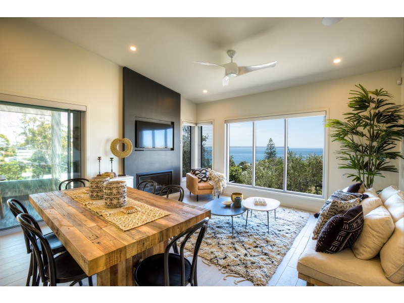 8B Booderee Ave, Hyams Beach NSW 2540