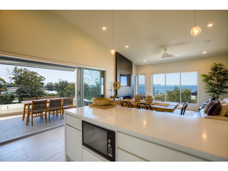 8B Booderee Ave, Hyams Beach NSW 2540