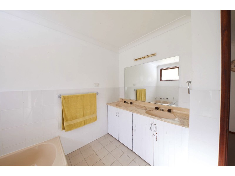 35 Harriss Avenue, Basin View NSW 2540