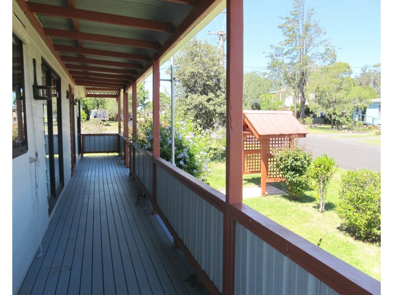 1 Winn Ave, Basin View NSW 2540