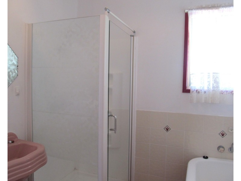 1 Winn Ave, Basin View NSW 2540