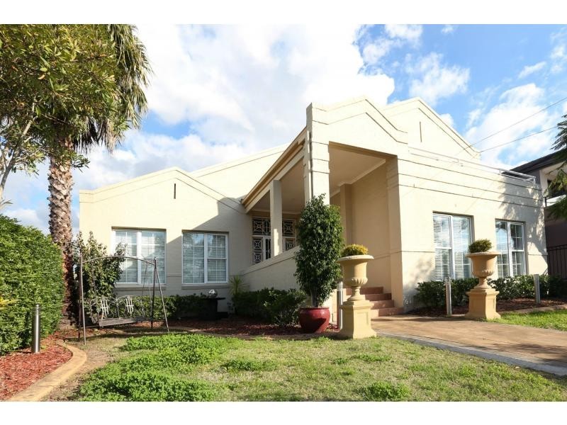 102 Macquarie Street, Greenacre NSW 2190