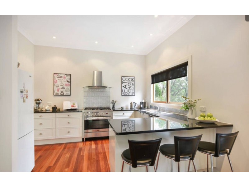 10 Chambers Rd, Leura NSW 2780