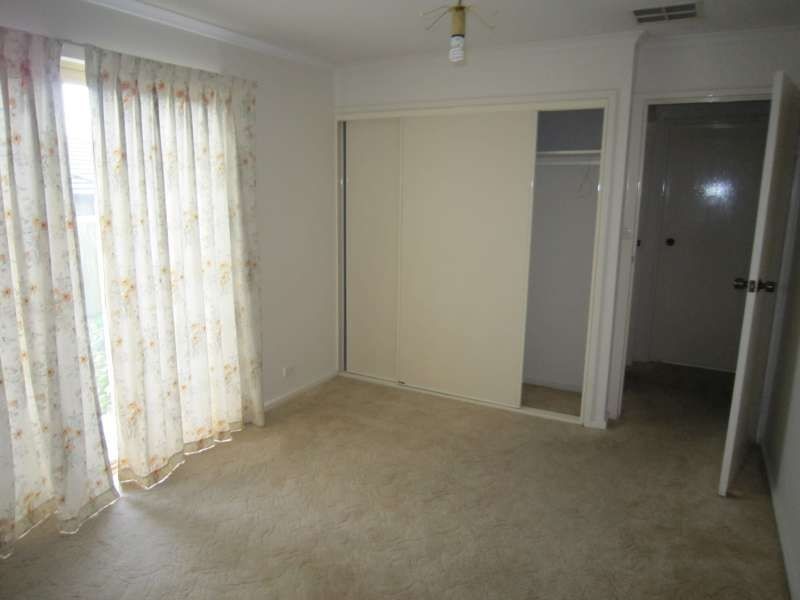 5 Rochester Drive, Salisbury Heights SA 5109