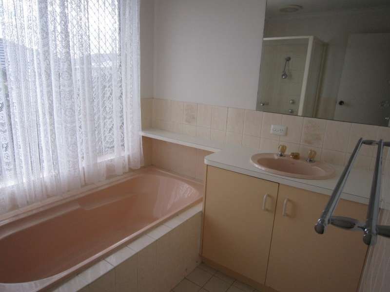 5 Rochester Drive, Salisbury Heights SA 5109