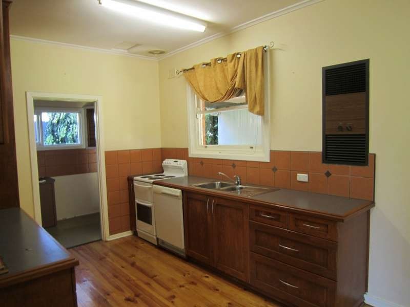 10 Poulshot Crescent, Elizabeth Vale SA 5112