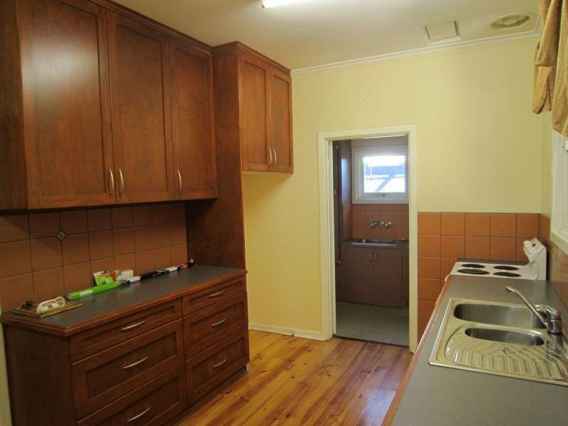 10 Poulshot Crescent, Elizabeth Vale SA 5112