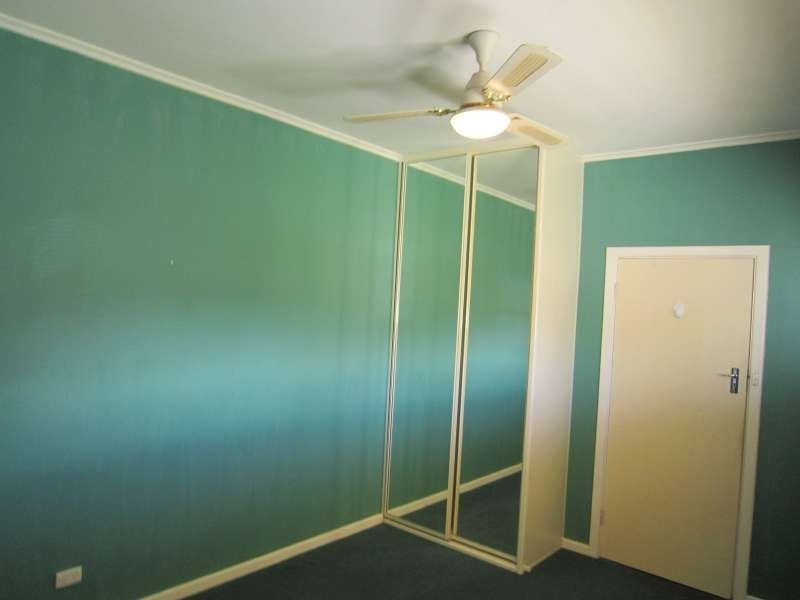 10 Poulshot Crescent, Elizabeth Vale SA 5112