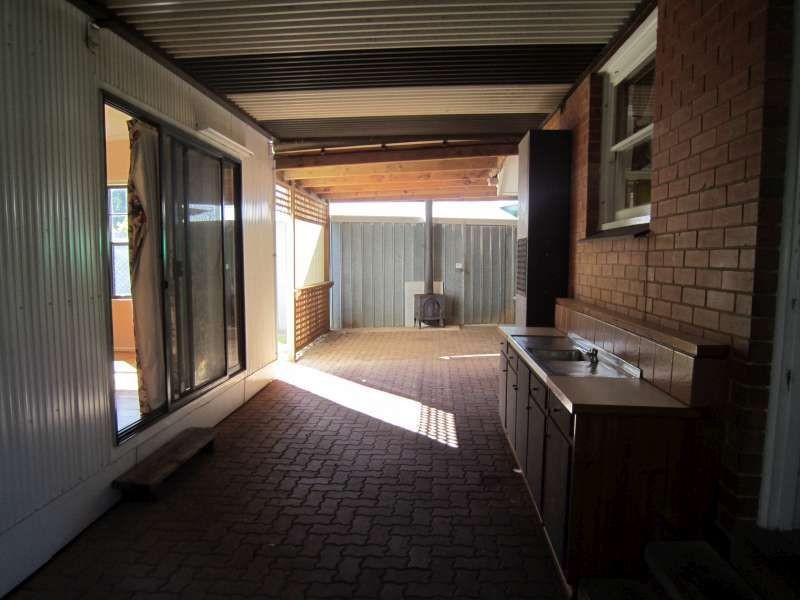 10 Poulshot Crescent, Elizabeth Vale SA 5112