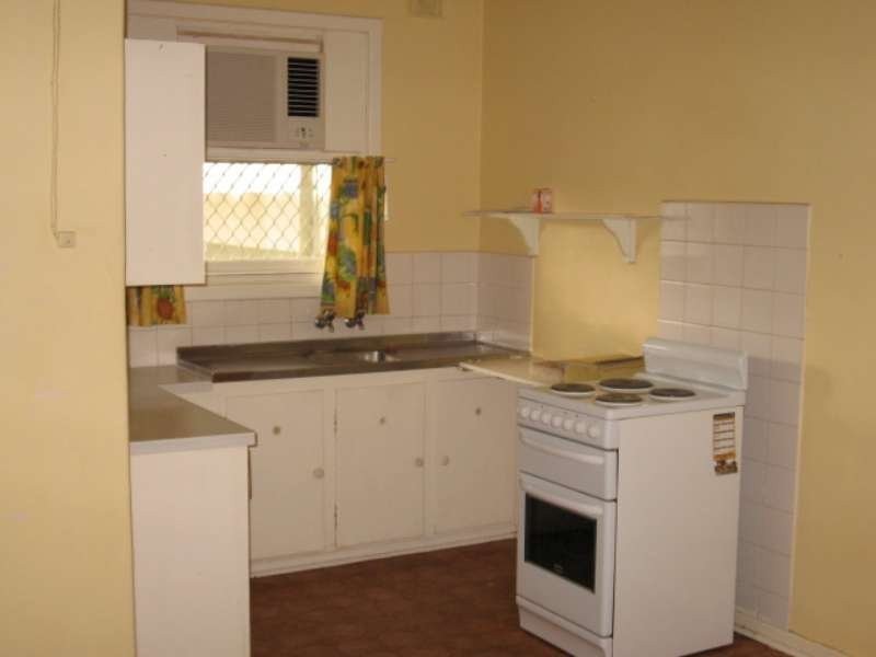 11 Tidcombe Street, Elizabeth Vale SA 5112