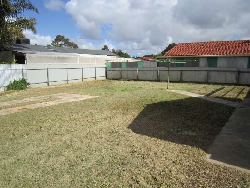 24 Illalong Crescent, Munno Para SA 5115