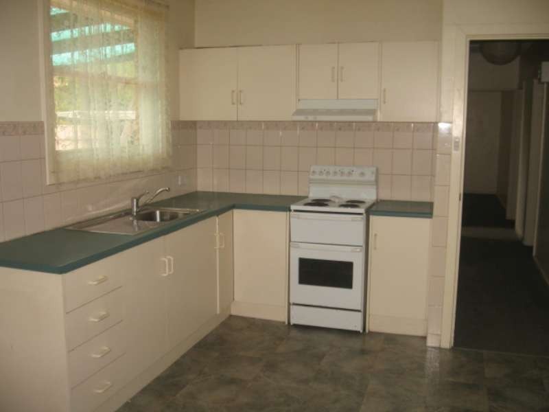 3 Clapton Drive, Elizabeth Vale SA 5112