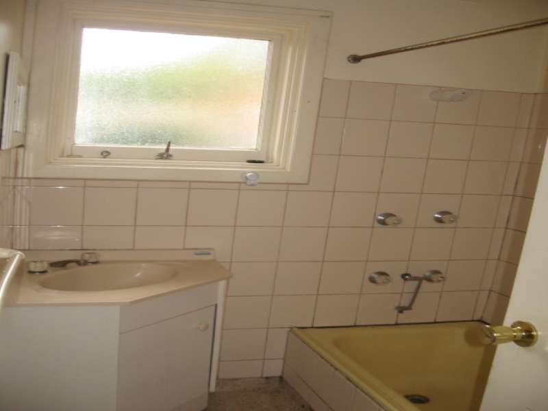 3 Clapton Drive, Elizabeth Vale SA 5112