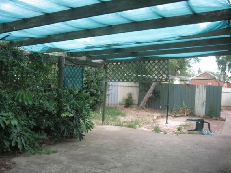 3 Clapton Drive, Elizabeth Vale SA 5112