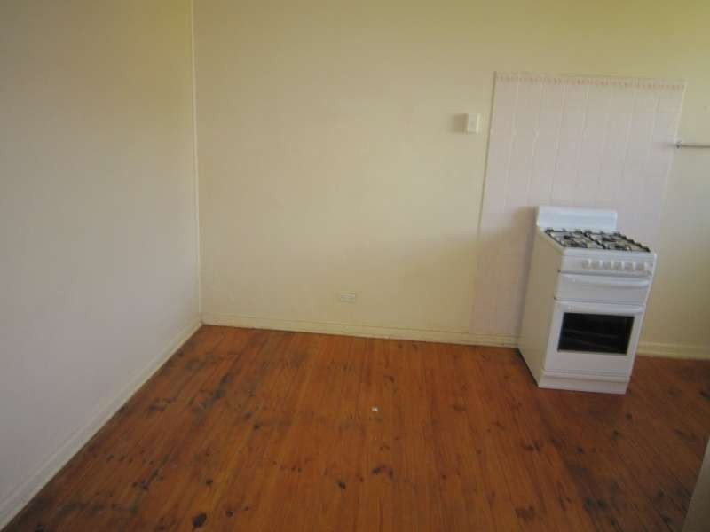 4 Small Crescent, Smithfield Plains SA 5114