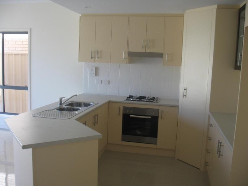 2/47-49 Fenden Road, Salisbury Plain SA 5109