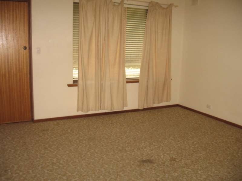 1/4 Buckingham Drive, Salisbury East SA 5109