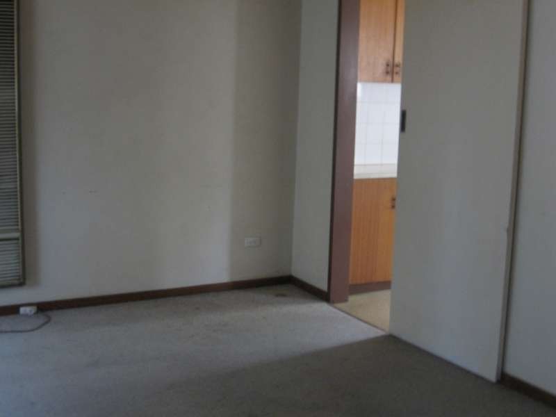 1/4 Buckingham Drive, Salisbury East SA 5109