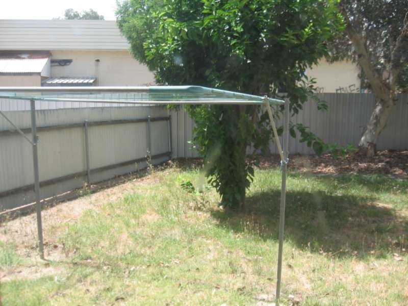 1/4 Buckingham Drive, Salisbury East SA 5109