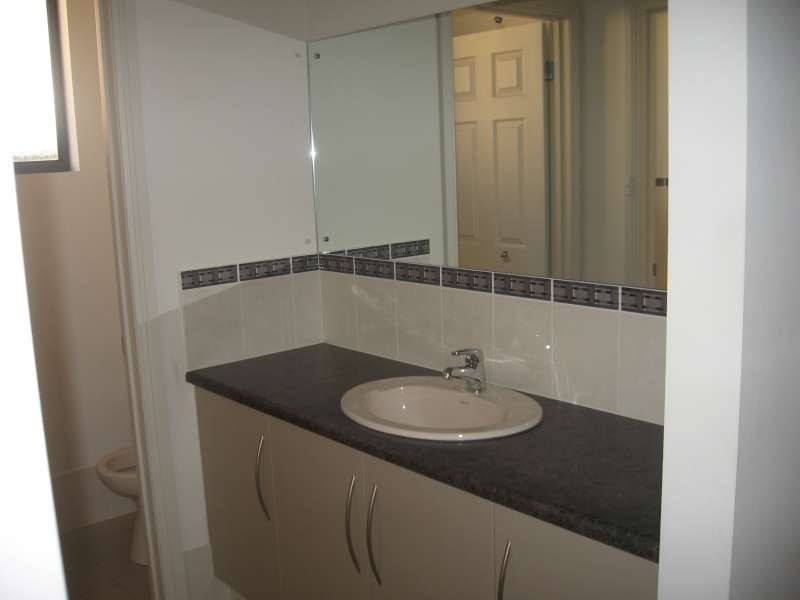 11 Mossman Street, Mawson Lakes SA 5095