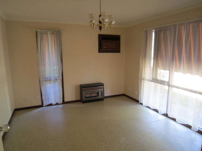 1 St Hughes Place, Salisbury Downs SA 5108