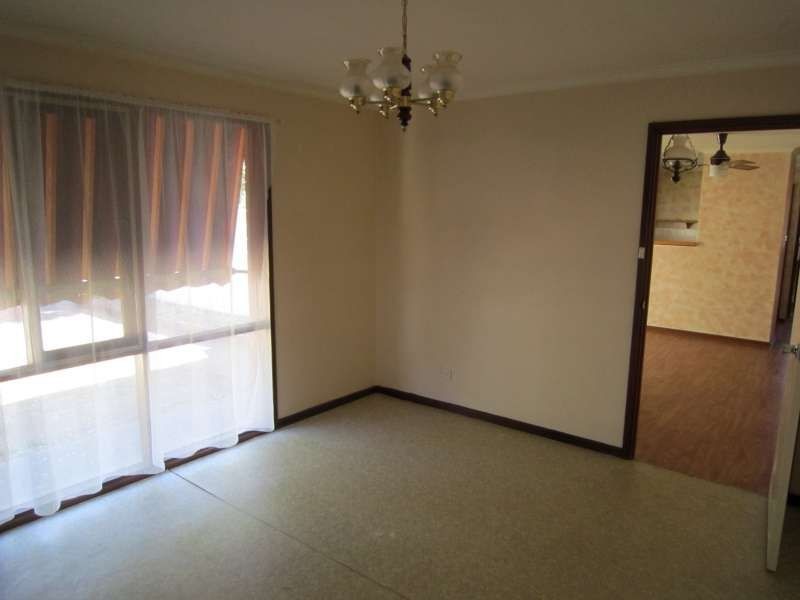 1 St Hughes Place, Salisbury Downs SA 5108