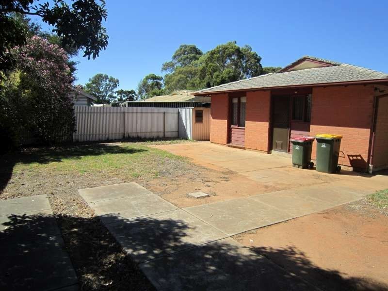 1 St Hughes Place, Salisbury Downs SA 5108