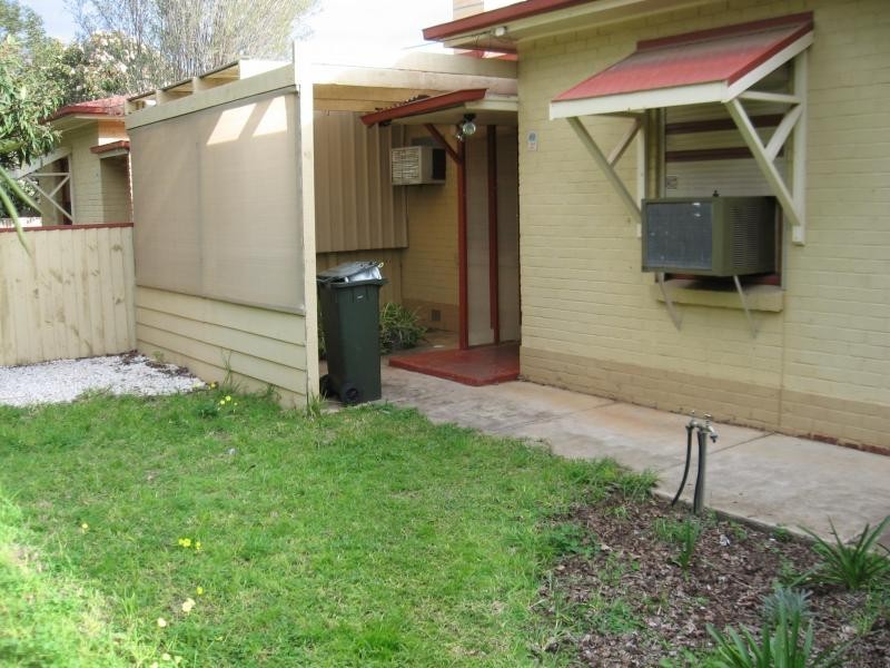 27 Knighton Road, Elizabeth North SA 5113