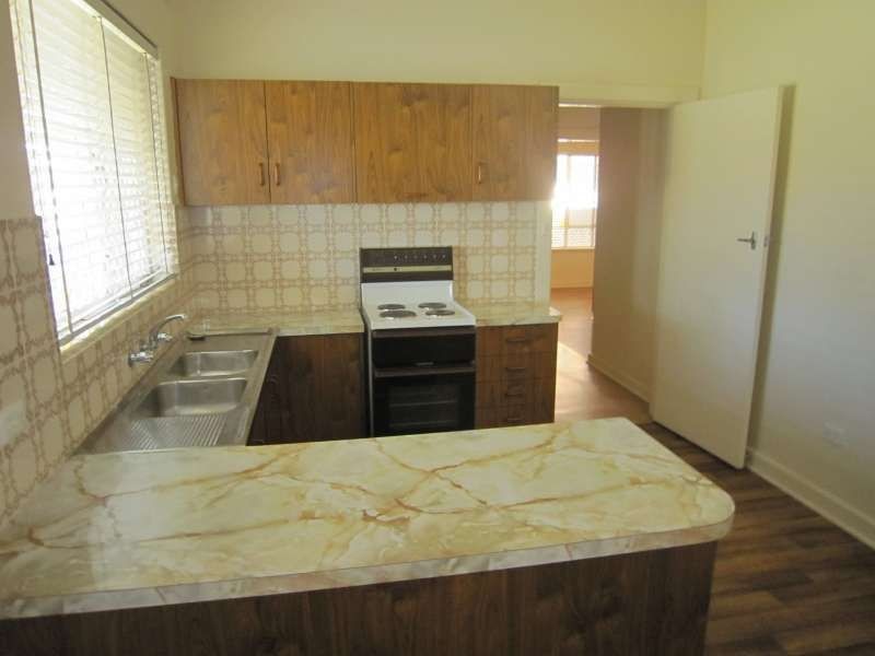 4 McIntosh Crescent, Brahma Lodge SA 5109