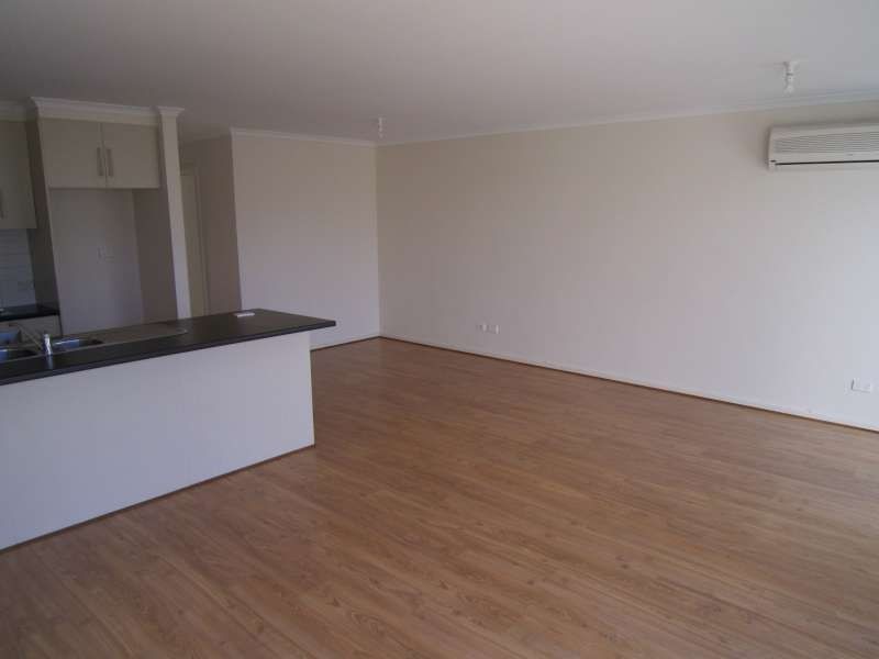 21 Overlander Way, Smithfield SA 5114