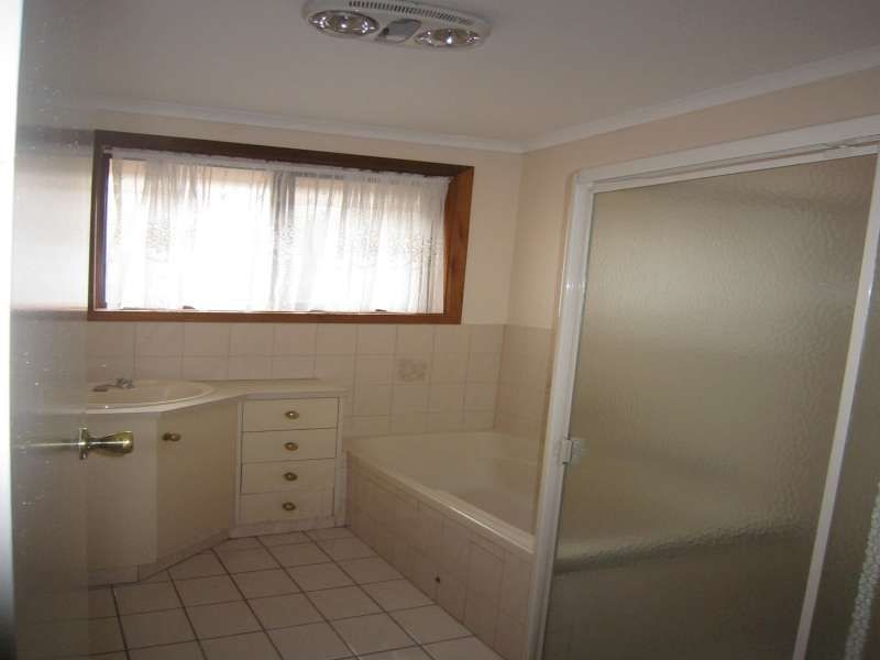 16 McVann Avenue, Paralowie SA 5108