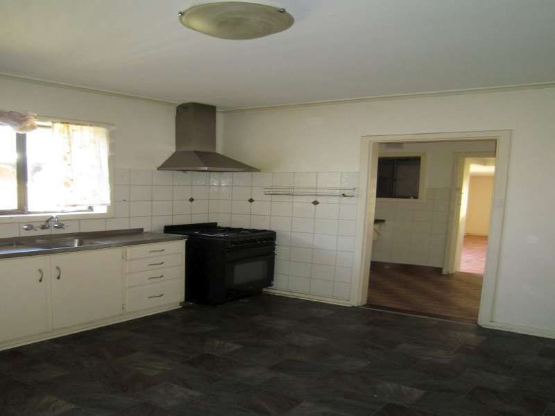 16 Athalie Avenue, Parafield Gardens SA 5107