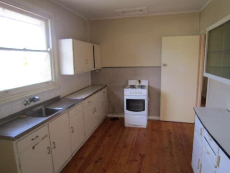 10 St Leonard Crescent, Elizabeth Downs SA 5113