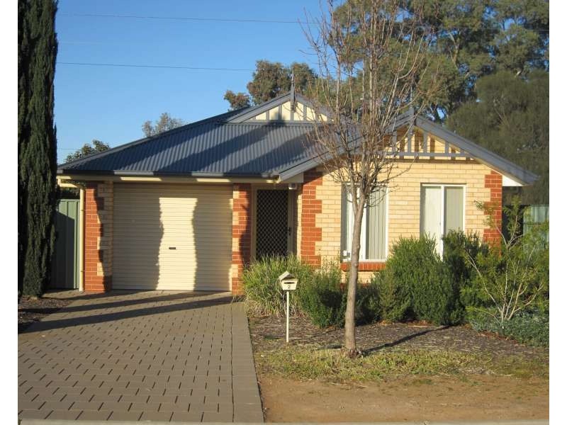2 Orange Parade, Munno Para West SA 5115