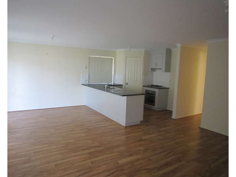 2 Orange Parade, Munno Para West SA 5115