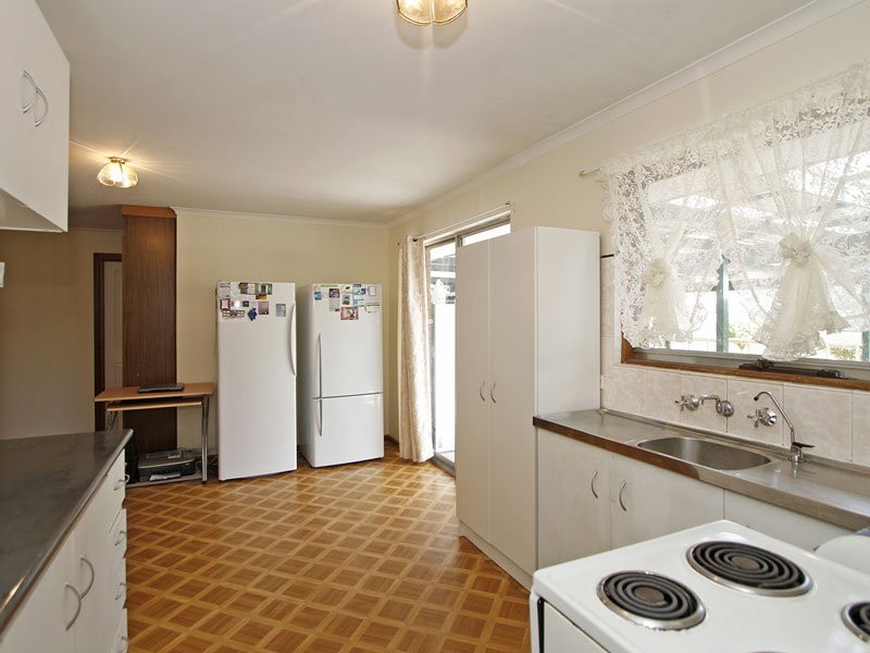 14 Leane Avenue, Ridgehaven SA 5097
