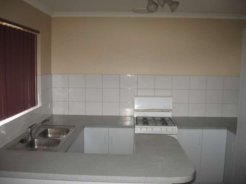 2/33 Shirley Avenue, Parafield Gardens SA 5107