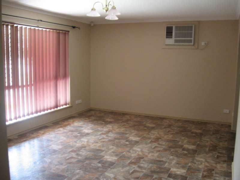 2/33 Shirley Avenue, Parafield Gardens SA 5107