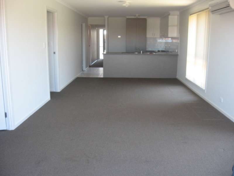 63 Wattlebird Drive, Burton SA 5110