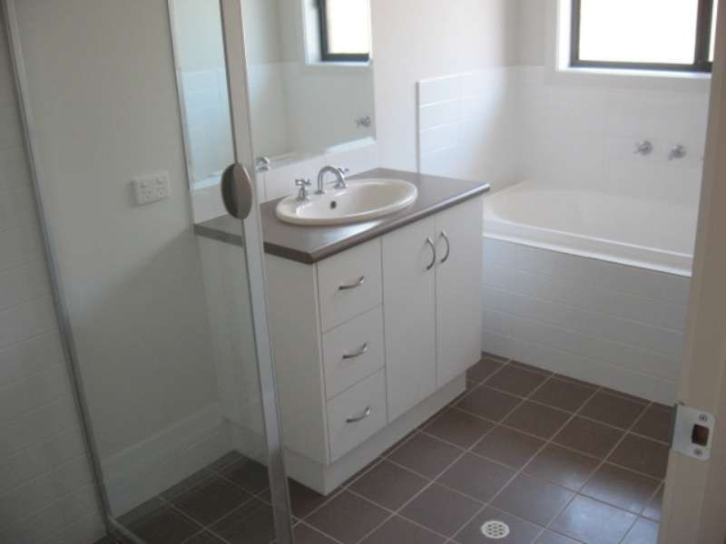 63 Wattlebird Drive, Burton SA 5110