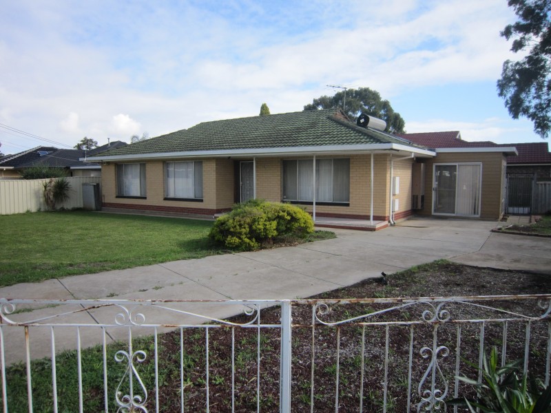 17 Paramount Road, Salisbury Downs SA 5108
