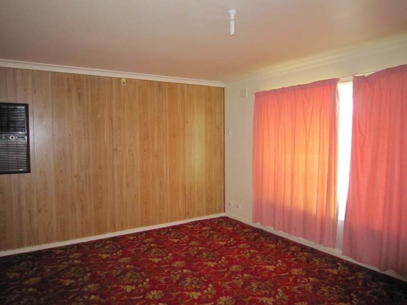 17 Paramount Road, Salisbury Downs SA 5108